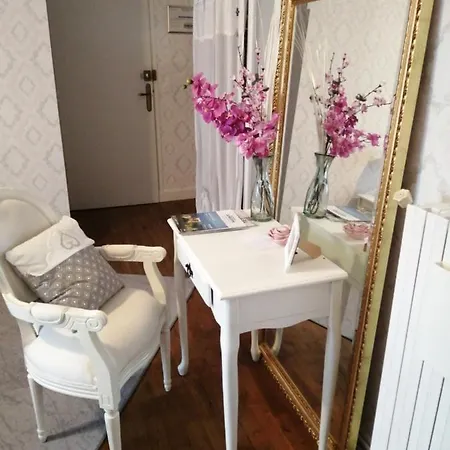 Guest house Les Caleches De *